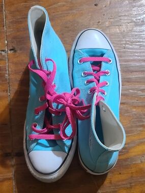 Converse Turquoise Canvas High-Top Sneakers with Pink Laces Size 8.5